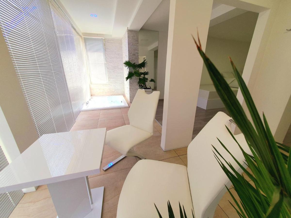 Penthouse Jacuzzi & Pool Apartmants Opatija Exterior foto