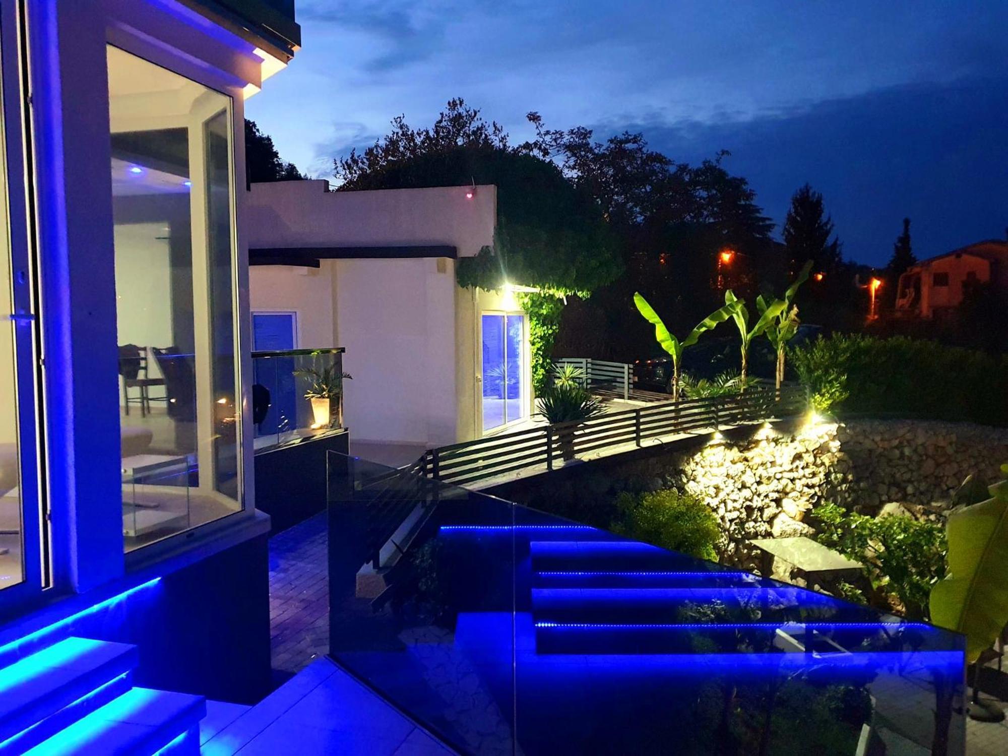 Penthouse Jacuzzi & Pool Apartmants Opatija Exterior foto